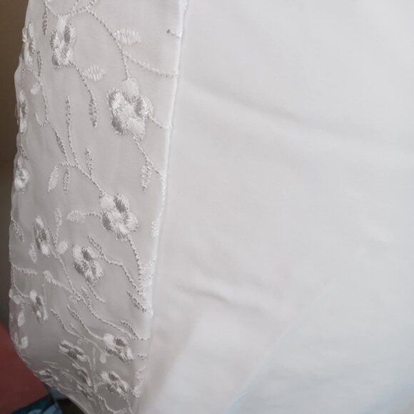 BRAND NEW WITH TAGS LARGE SPRING LACE WHITE DRESS - Picture 9 of 11
